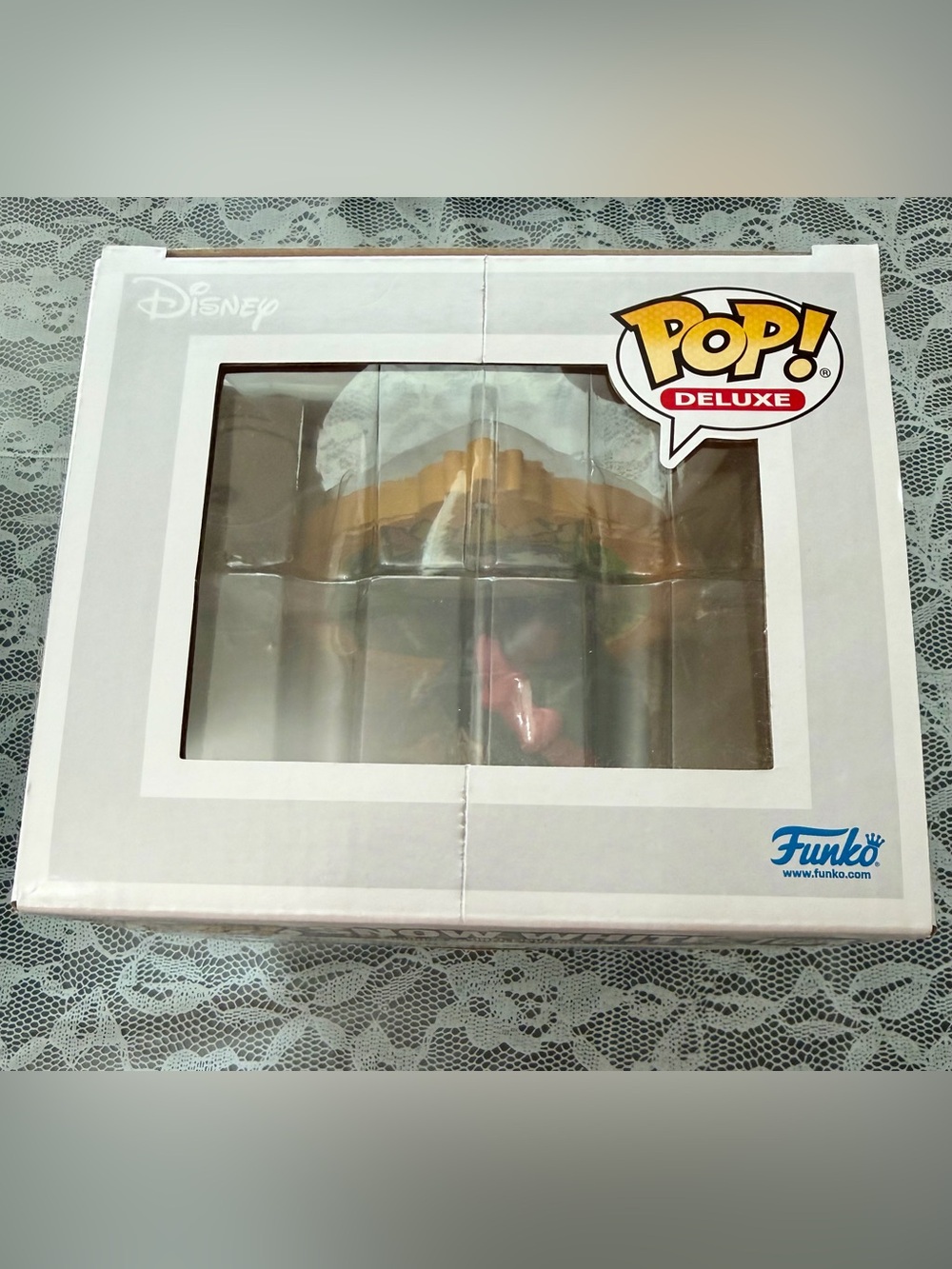 Funko Pop! Deluxe Snow White #1694 Stained Glass New in Box - Picture 5 of 7